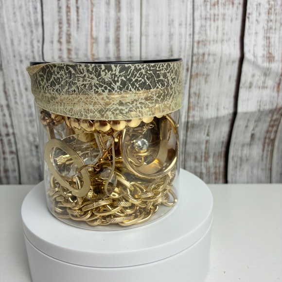 Mystery Treasure 12 oz Jar - Lot 0230 - Picture 4 of 6